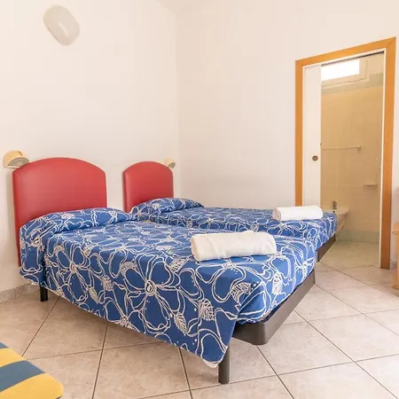 Hotel Isola 2*
